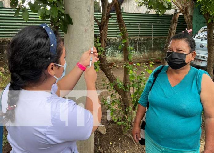 Foto: Vacunación contra el COVID-19 en Ticuantepe / TN8