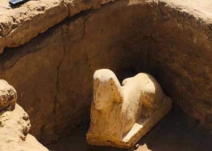 Científicos en Egipto descubren esfinge que podría representar a emperador romano