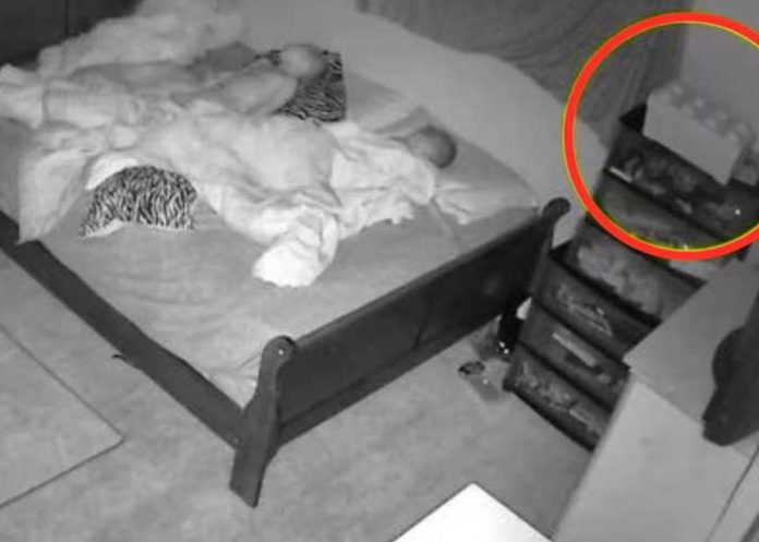 Espíritu maligno es captado en video en cuartos de bebés