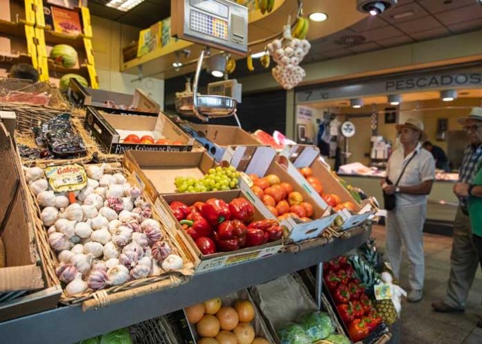 El precio de los alimentos se dispara y bate récord en España