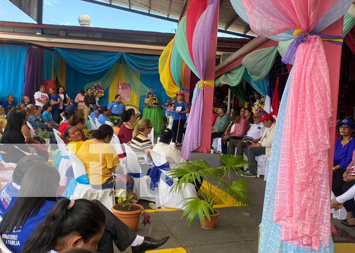 Autoridades presentan Cartilla, Mujer, familias en el mercado Municipal de Juigalpa