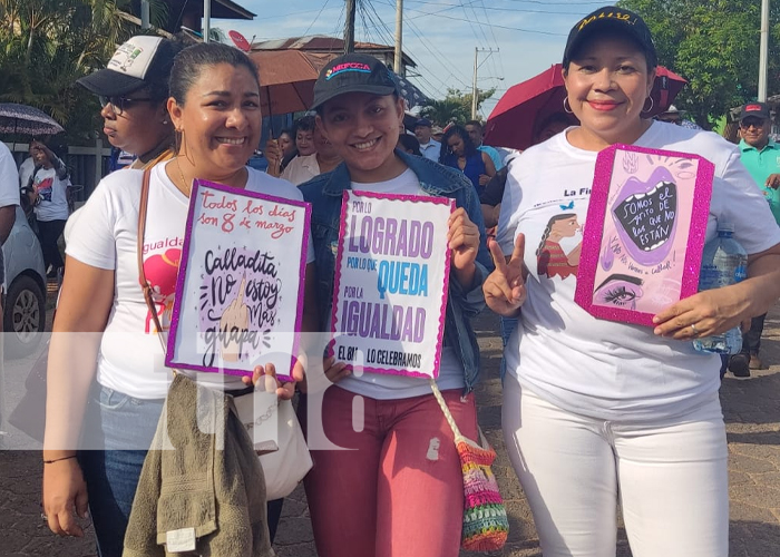 Foto: Caminata en homenaje a las mujeres en Bilwi, Matagalpa y Granada / TN8