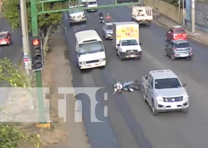 ¡VIDEO! Cámaras de seguridad revelan accidente de motorizado en Carretera Norte