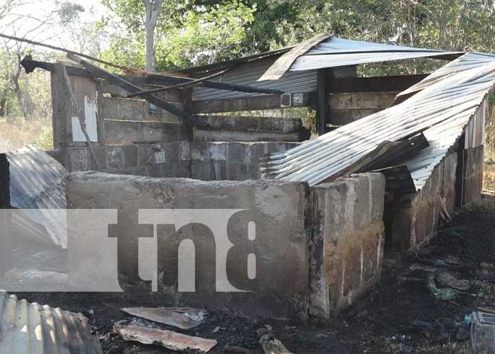 Casa deshabitada toma fuego de la nada en Nandaime
