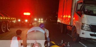 Foto: Motociclistas lesionados al ser impactados por un camión en el sector El Salto, Juigalpa / TN8