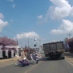 En estado reservado se encuentran motociclistas que impactaron a camión en Jinotepe