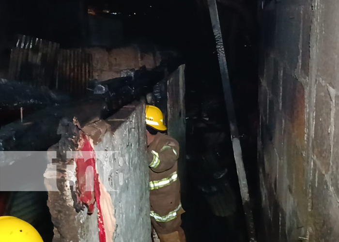 Incendio deja dos cuartos quemados en una vivienda en Diriamba, Carazo