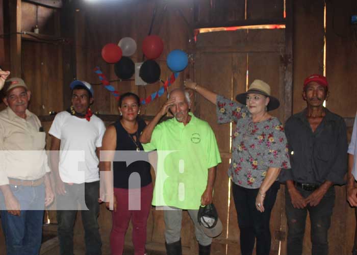 Familias de las comunidades de San Ramón, Matagalpa con energía eléctrica