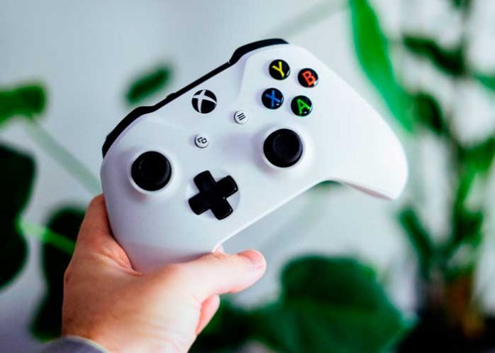 Xbox podría sacar un nuevo control con pantalla táctil