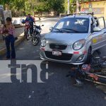 Foto: Mecánico se estrella con su moto al pegársele el acelerador, en la Julio Martínez / TN8