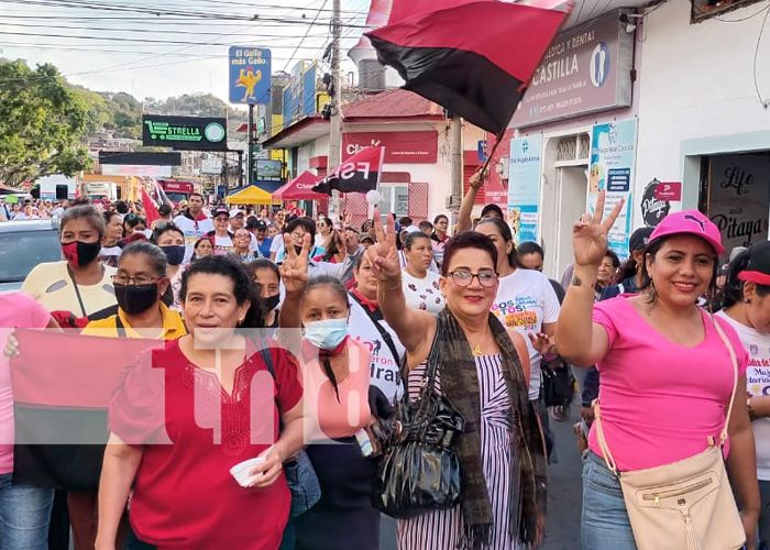 Foto: Caminata en homenaje a las mujeres en Bilwi, Matagalpa y Granada / TN8