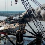 Fuerte incendio arrasa con una planta con sustancias "peligrosas" en Alabama