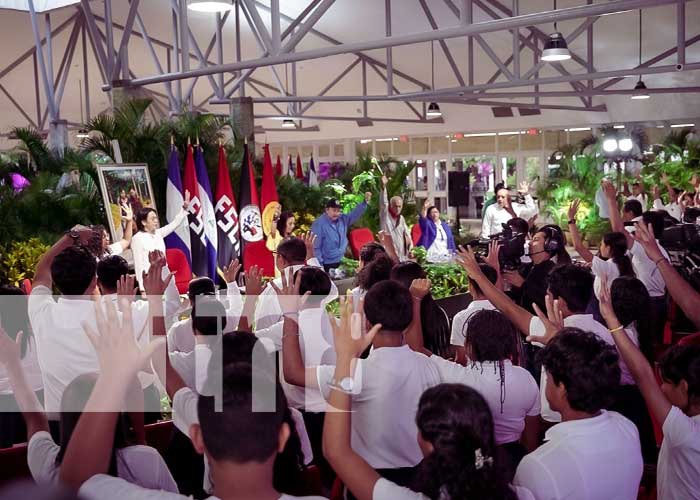 Foto: Acto por el 43 aniversario de la Cruzada Nacional de Alfabetización, presidido por el Comandante Daniel Ortega / TN8