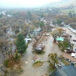 Catastróficos aguaceros en California han causado la muerte de dos personas
