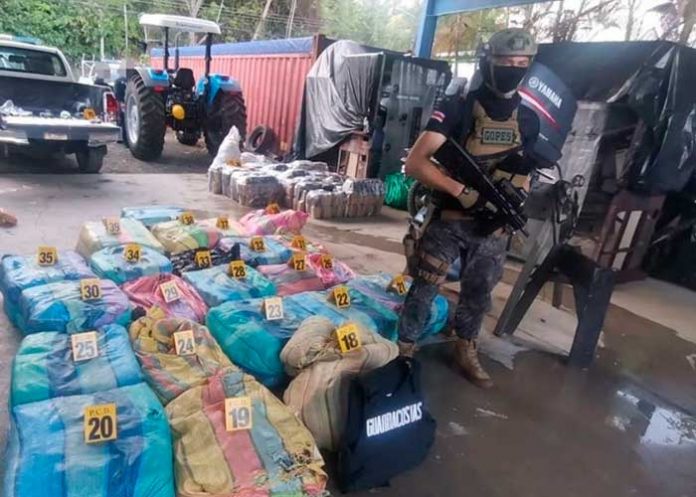 Caen dos nicaragüenses con más de una tonelada de cocaína en Costa Rica