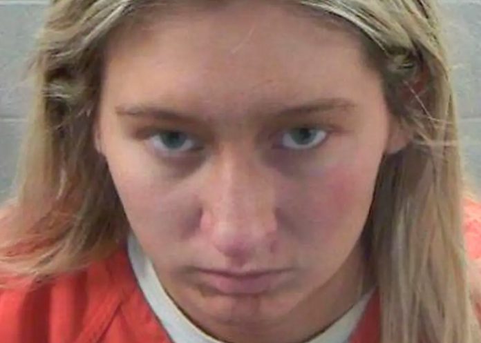 Mujer en Wisconsin apuñaló 19 veces a su expareja mientras dormía