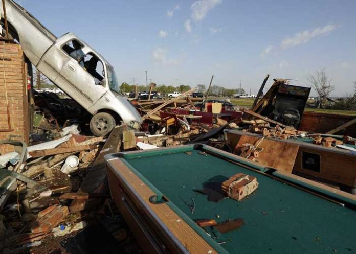 Aumenta cifra de fallecidos tras tornados en Misisipi y Alabama, Estados Unidos