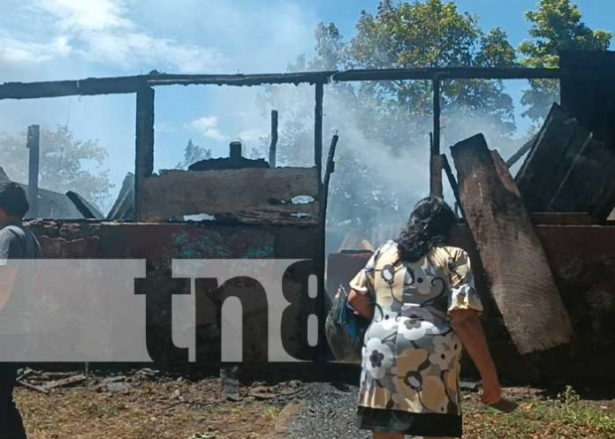 Foto: Incendio devora dos viviendas en Diriamba / TN8