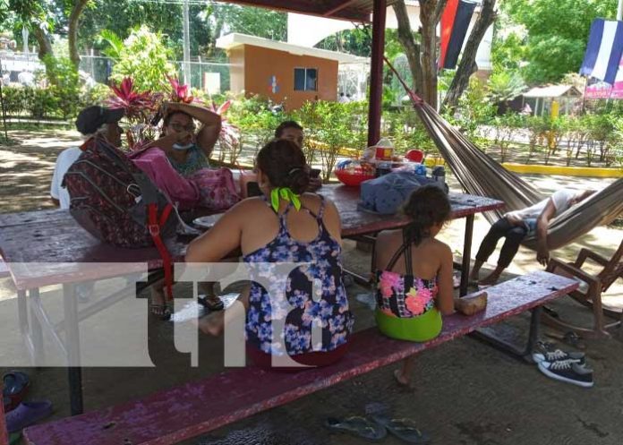 Familias disfrutan sus vacaciones de verano en el Centro Turístico Xilonem