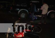 Conductor de camioneta lesiona a 2 motorizados en Juigalpa
