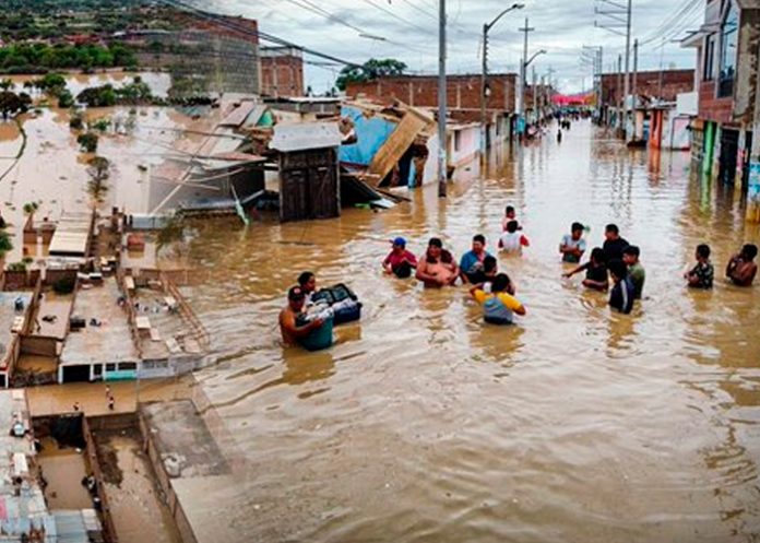 ¡Desoladoras imágenes! Aguaceros dejan un muerto e inundaciones en Perú
