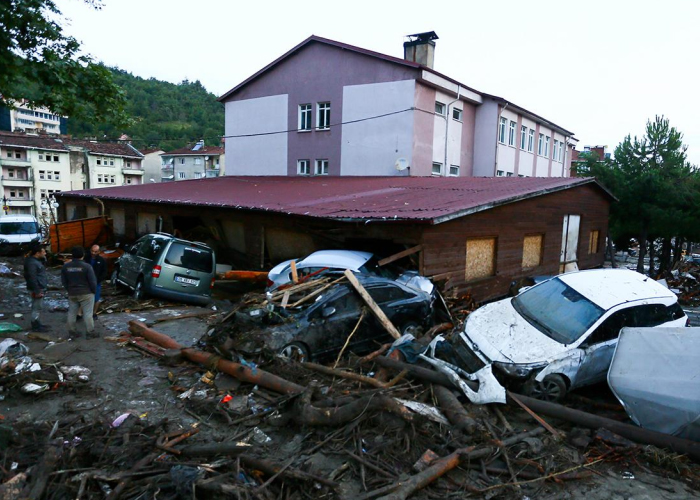 Registran al menos 14 muertos por inundaciones en Turquía
