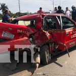 Foto: Taxi y vehículo protagonizan accidente en el 7 Sur, Managua / TN8