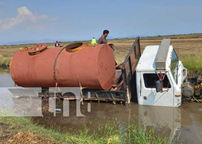 Ayudante de cisterna grabó su propio accidente de tránsito en Malacatoya