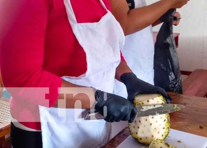Protagonista aprenden a elaborar bebidas típicas nicaragüenses en Bilwi