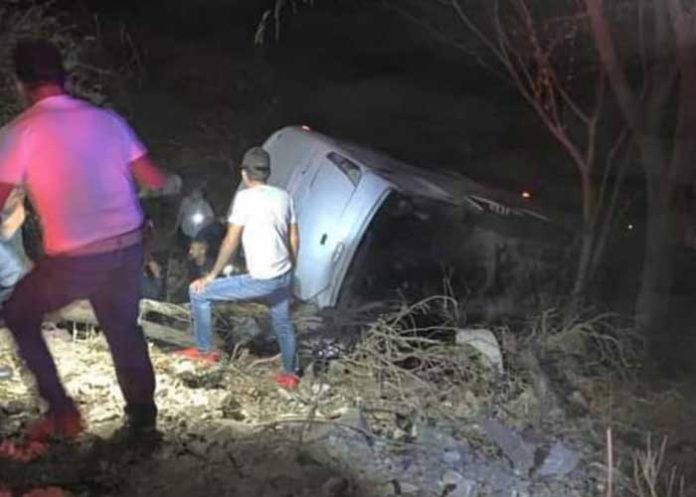 Foto: ¡Fatal! Accidente terminó con la vida de 18 personas en Nayarit, México / Cortesía
