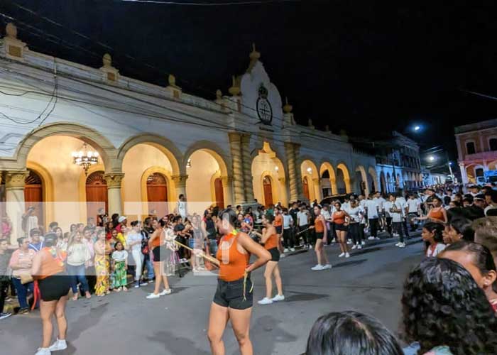 Realizan 'Carnaval Verano de Amor 2023' en Granada
