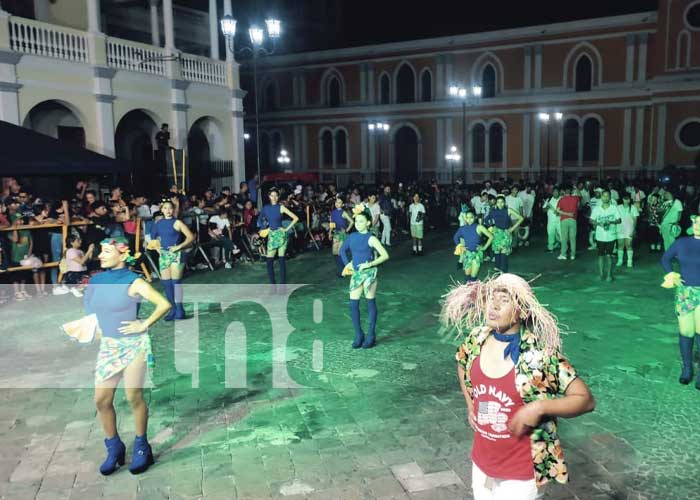 Realizan 'Carnaval Verano de Amor 2023' en Granada