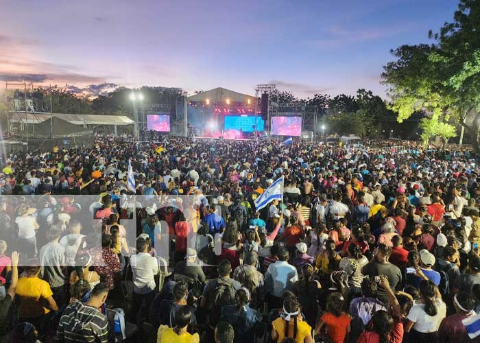 Foto: “Fiesta Espiritual” Cruzada evangelista fue todo un éxito en León / TN8