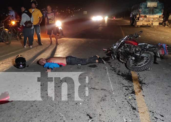 Por supuestamente aventajar, motociclista pierde la vida en Ctra. Xiloa, en Managua