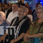 Ofilio Picón y Haideé Palacios, reciben reconocimientos por su creatividad en Nicaragua