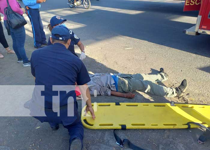 Foto: Managua: Pasajero cae de un bus en marcha y resulta con serias lesiones / TN8
