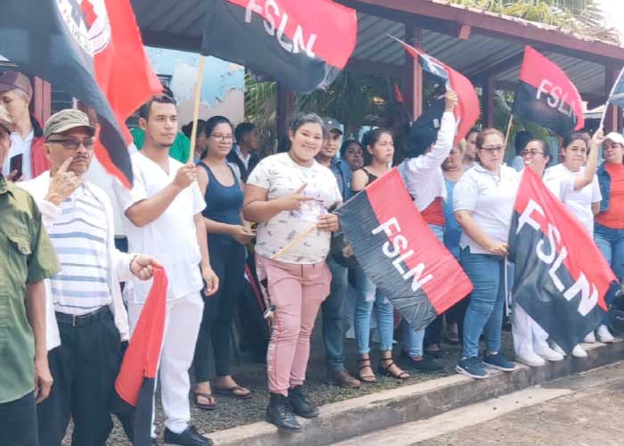 Con el fin de garantizar salud, familias de Muelle de los Bueyes reciben Clínica Móvil