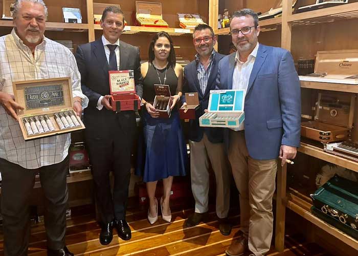 Importante encuentro con empresa importadora de tabaco "Vitolas del Mundo"