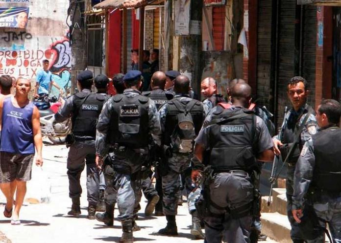 Enfrentamiento a tiros entre policía y delincuentes en Brasil terminó con 7 muertos
