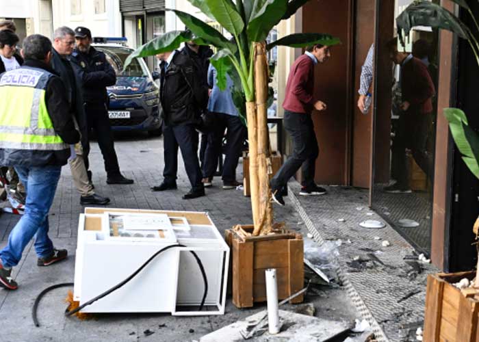 Voraz incendio en un restaurante en Madrid dejó doce heridos y dos muertos