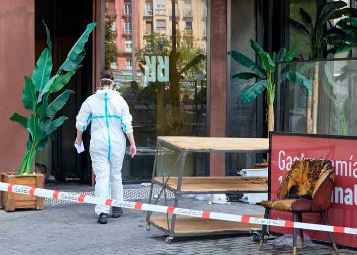 Voraz incendio en un restaurante en Madrid dejó doce heridos y dos muertos