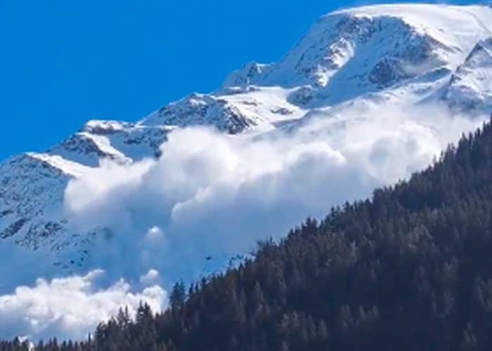 Cuatro muertos dejó una avalancha en el glaciar de Armancette en Francia
