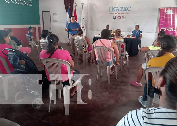 INATEC entrega material didáctico, para curso de bisutería en la Isla de Ometepe