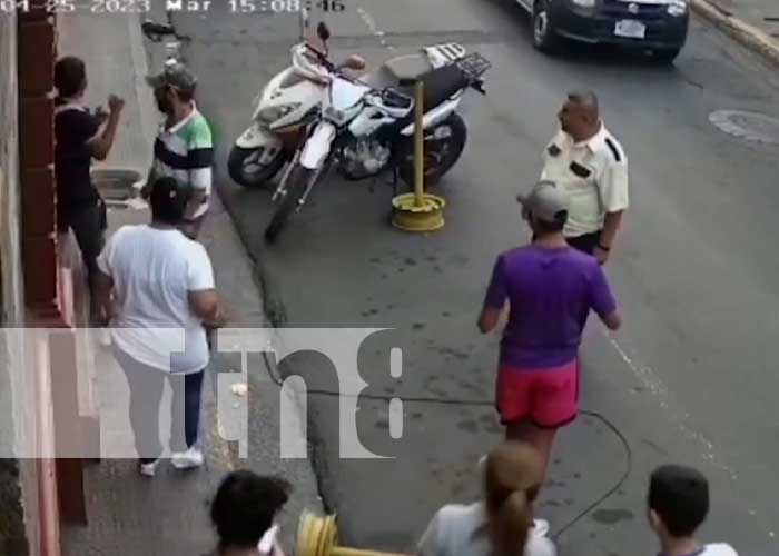 Foto: Golpean a sujeto por tocar a una mujer en plena calle de Matagalpa / TN8