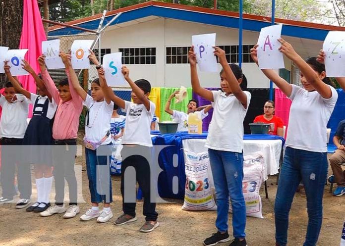 Comunidad educativa en Madriz recibe segunda entrega de la merienda escolar
