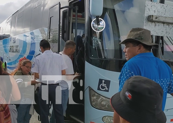 Turistas de diferentes nacionalidades ingresa por Peñas Blancas para disfrutar del verano en Nicaragua.