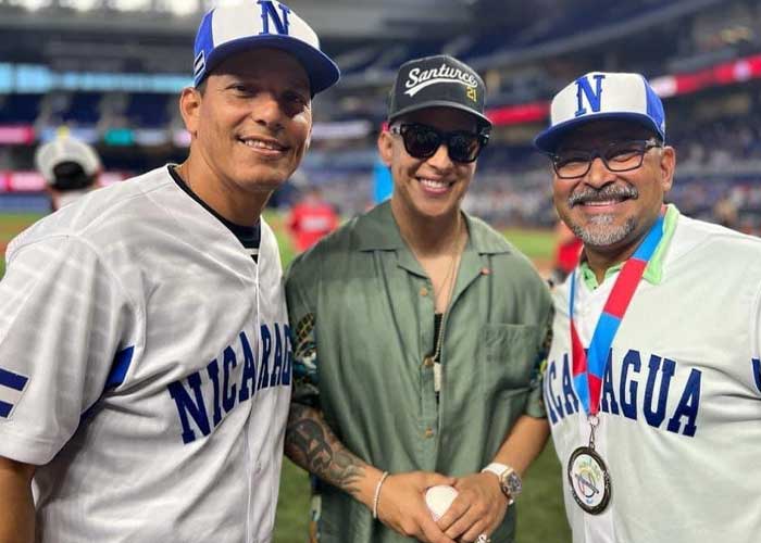 Daddy Yankee confiesa su admiración por Roberto Clemente