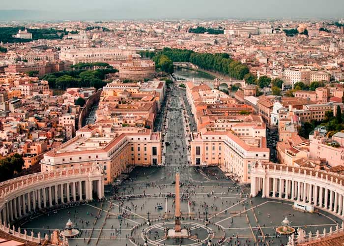 Acusan de corrupción y blanqueo de capitales a cuatro trabajadores del Vaticano