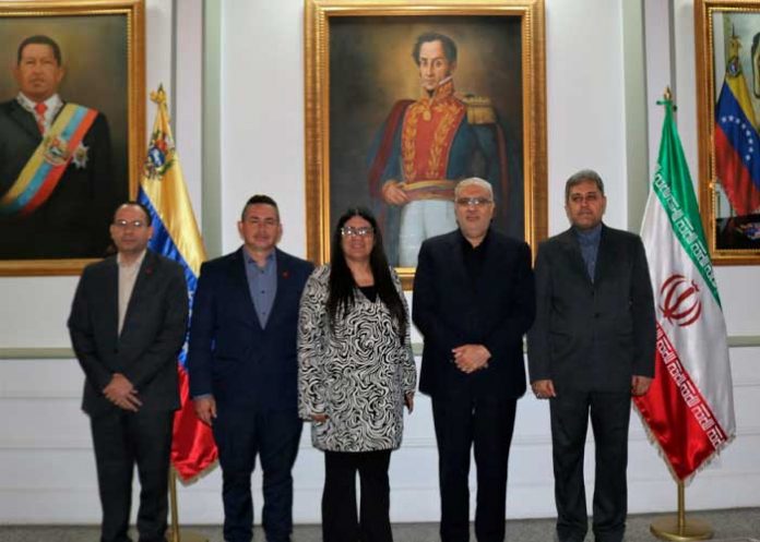 Ministro de Petróleo iraní arribó a Venezuela para afianzar relaciones energéticas