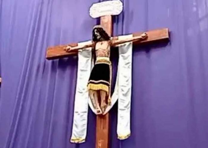 ¿Señal divina? Cristo crucificado movió la cabeza en plena misa en Semana Santa
